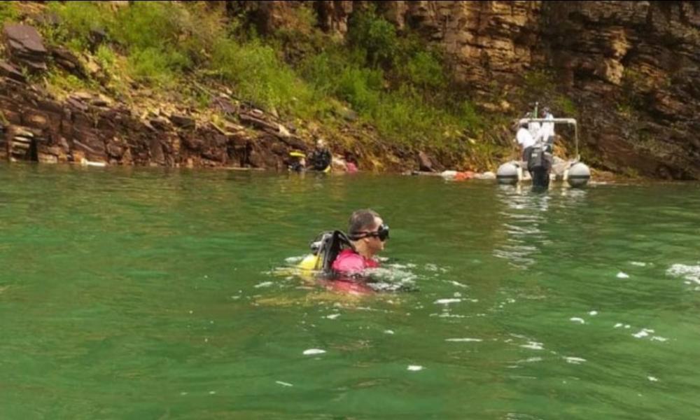 11 mergulhadores especializados fazem buscas (Foto: Reprodução)