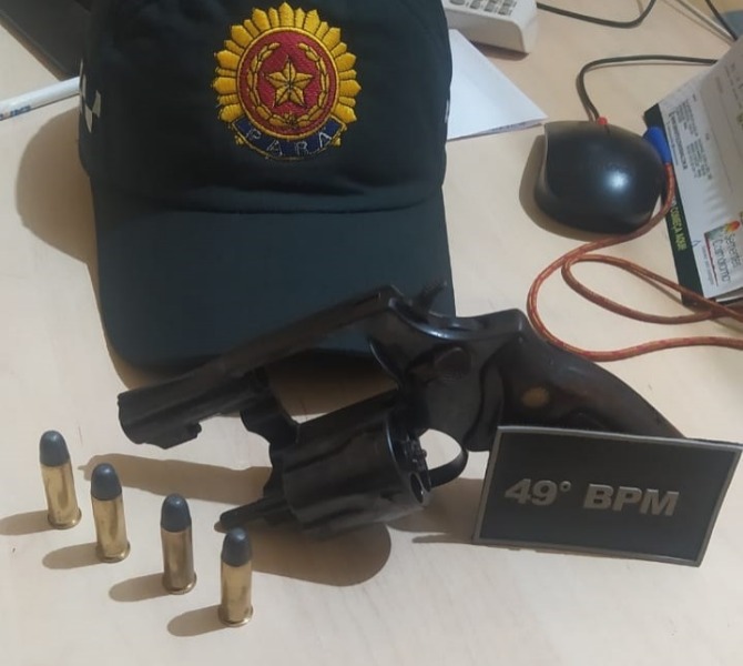 Arma e munições apreendidas pela Polícia Militar em Uruará - Foto: Reprodução