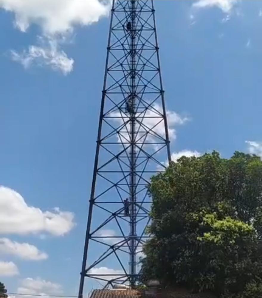 Torre de telefonia km 40