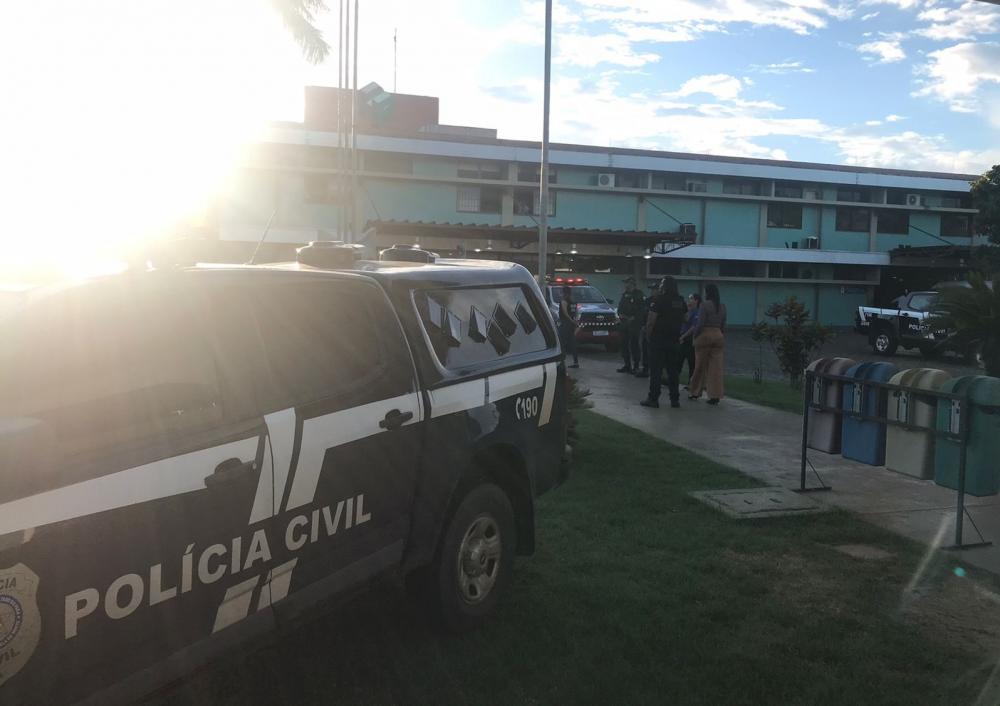 Policiais civis e militares acompanhavam transferência do Luciano Ferreira - Foto: Athaynara Farias/Confirma Notícia