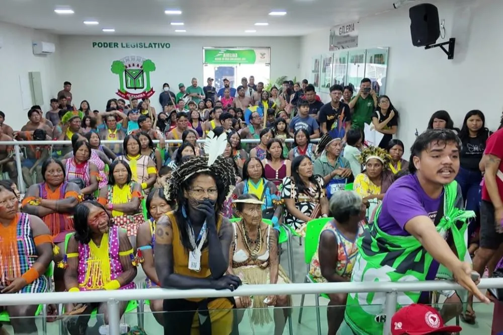 Protesto indígena marca sessão da Câmara de Altamira