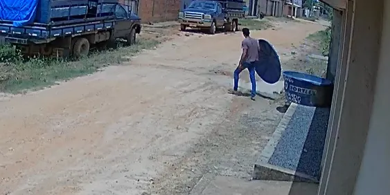 Indivíduo furta tampa de caixa de lixo em Uruará, mas devolve após repercussão nas redes sociais