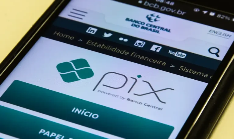 Falta de CPF no PIX impede restituição a 500 mil